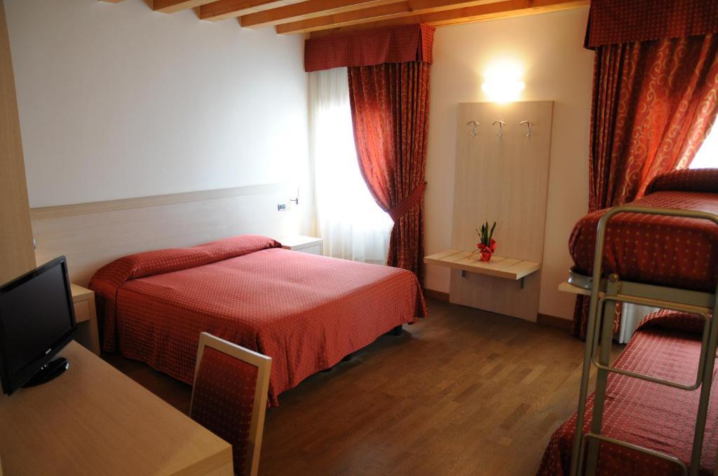 5 Colonne Hotel