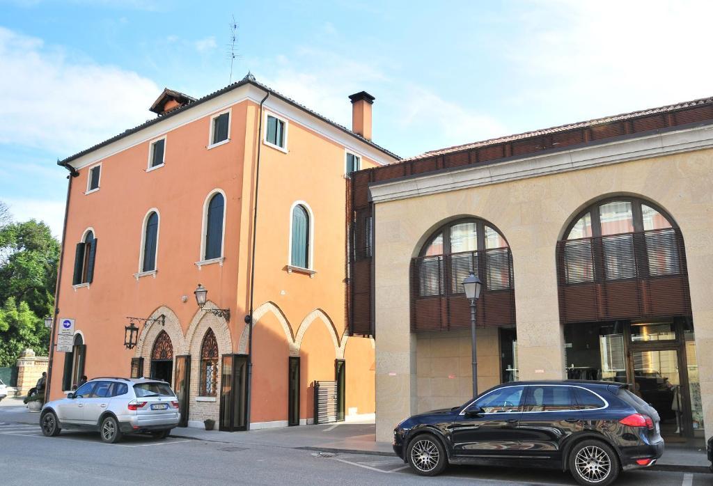 5 Colonne 2* Mirano