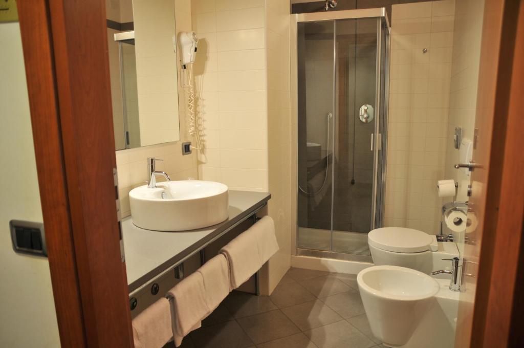 5 Colonne Hotel 2*